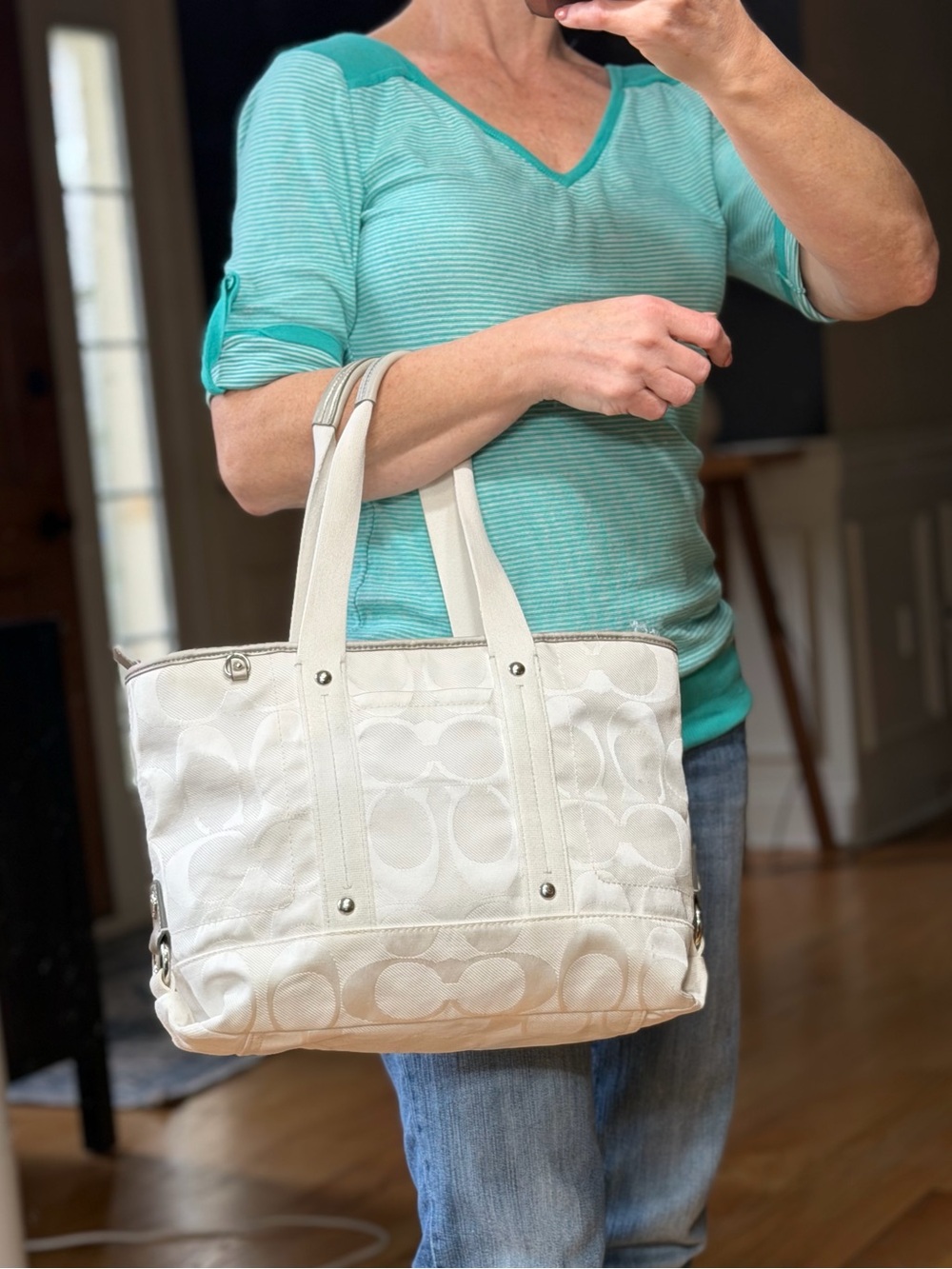 Coach 2012 Coastal Resort Kyra Daisy Signature C Tote White/Silver (GUC)